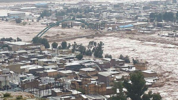 غمرت الفيضانات مساحات شاسعة من إيران