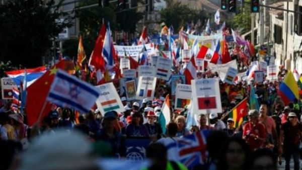 الآلاف يتظاهرون في القدس دعما لاسرائيل عقب قرار اليونسكو