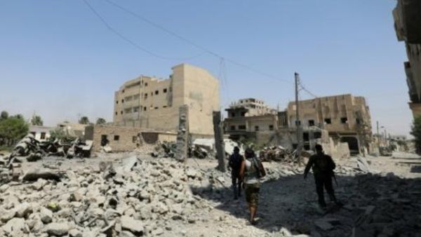 سيطرت قوات سوريا الديموقراطية الجمعة على المدينة القديمة في الرقة لتصبح على مشارف المربع الامني الذي يتحصن فيه تنظيم الدولة الاسلامية في وسط المدينة، المنطقة الاكثر اكتظاظا بالمدنيين.

