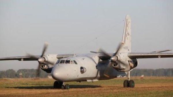 طائرة نقل عسكري من طراز أنتونوف-26روسية

