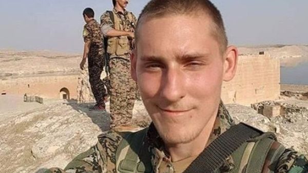 انتحار مقاتل بريطاني قبل أسره من تنظيم داعش في سوريا
