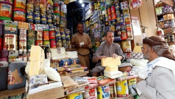 سوق رمضان في صنعاء بضائع كثيرة وسكان غير قادرين على شرائها
