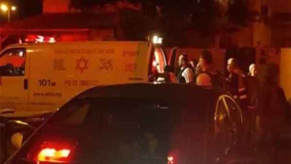 إصابة 3 مستوطنين بعملية طعن بمستوطنة في الضفة الغربية