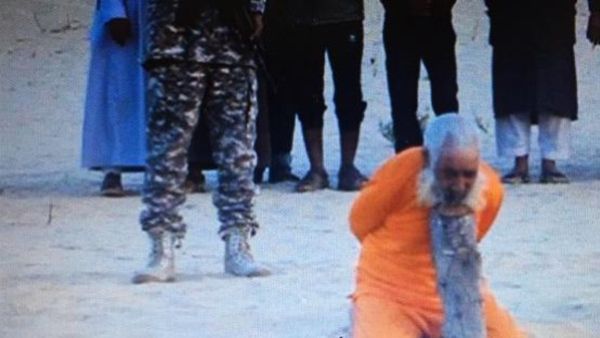 داعش يقطع رأس شيخ الطرق الصوفية بسيناء 
