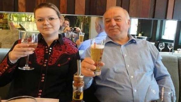 الجاسوس الروسي السابق سيرجي سكريبال وابنته يوليا