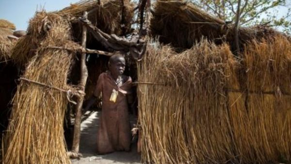 نازحة من جنوب السودان في مخيم يبعد 740 كلم شمال غرب جوبا عاصمة البلاد
