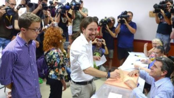 المحافظون يتصدرون نتائج الانتخابات في اسبانيا
