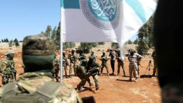 مقاتلون من هيئة تحرير الشام يتدربون في ادلب

