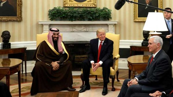 ولي ولي العهد السعودي الأمير محمد بن سلمان والرئيس الاميركي دونالد ترامب خلال لقائهما في البيت الابيض
