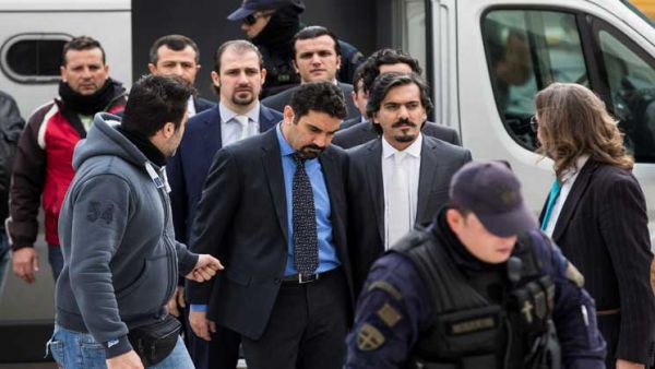 انقرة تتهم اليونان بحماية مدبري الانقلاب