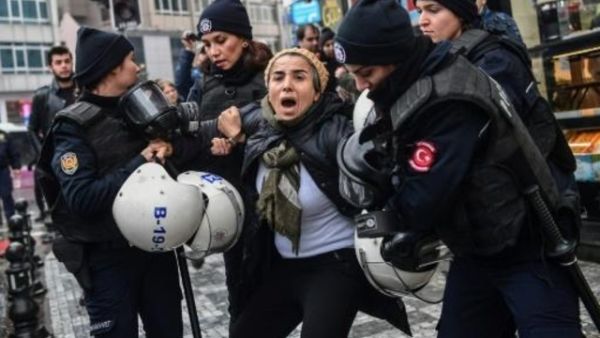 تركيا تمنع تظاهرات ضد عمليتها العسكرية في سوريا
