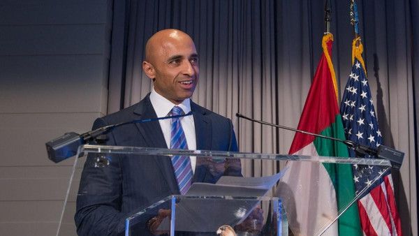سفير الإمارات العربية المتحدة لدى واشنطن يوسف العتيبة