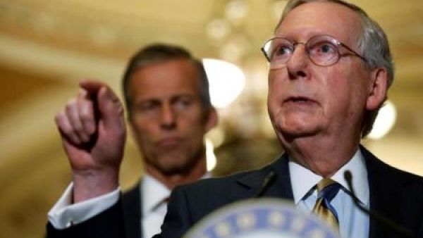 زعيم الأغلبية في مجلس الشيوخ الأمريكي ميتش مكونيل
