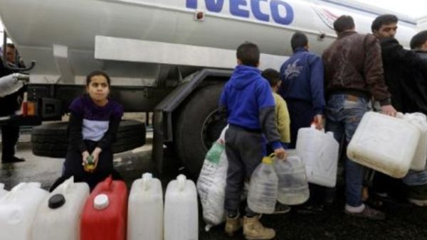 صهاريج توزع المياه في العاصمة دمشق
