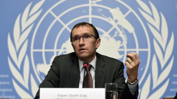 Special Advisor to the UN Secretary-General on Cyprus Norway's Espen Barth Eide speaks during a press conference on the third day of UN-sponsored Cyprus peace talks on January 11, 2017 in Geneva. (AFP/Philippe Desmazes)
