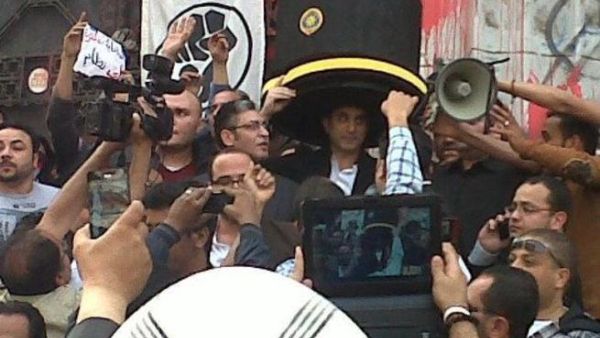 Bassem Youssef arrives at the prosecutor-general's office on Sunday (11FebFront Photo)