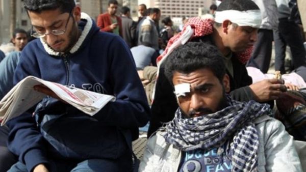 جرحى في ميدان التحرير/صباح الجمعة/أ.ف.ب