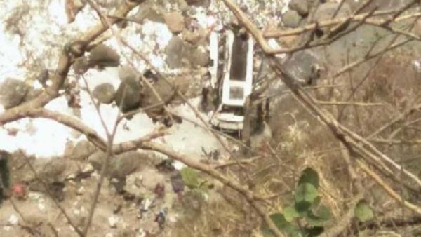  انزلاق حافلة ركاب وسقوطها في نهر بولاية هيماشال براديش في الهند