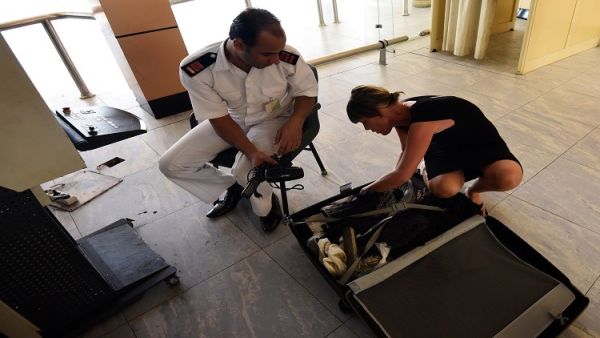  عيوب كبيرة في منظومة الأمن وسلامة المسافرين في مطار شرم الشيخ المصري