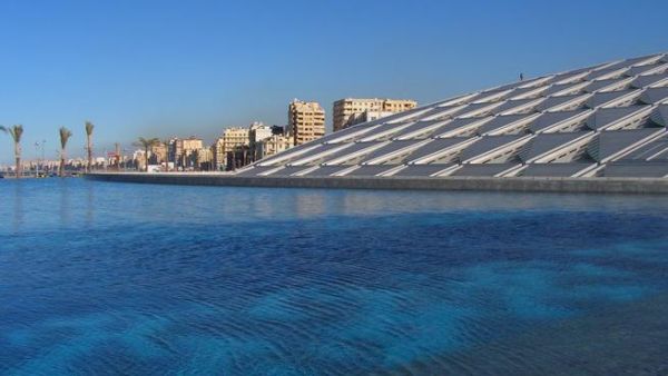 إحباط مخطط لاستهداف سفن بقناة السويس