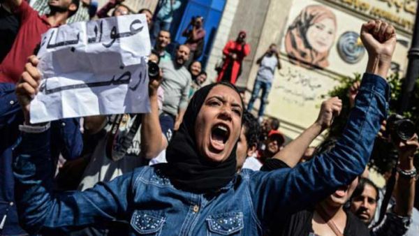 أثار إعلان مصر ترسيم الحدود على البحر الأحمر للجانب السعودي، انتقادات معارضين مصريين