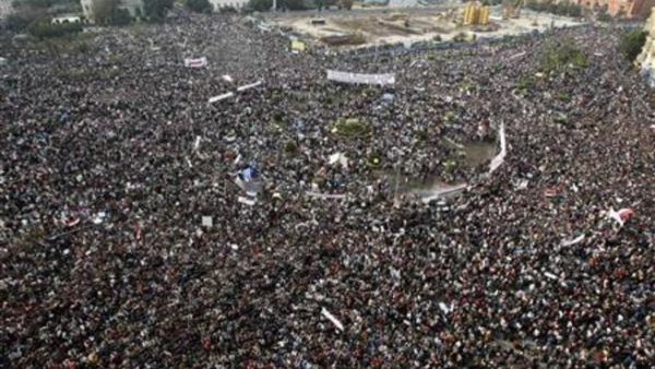 متظاهرون في وسط القاهرة