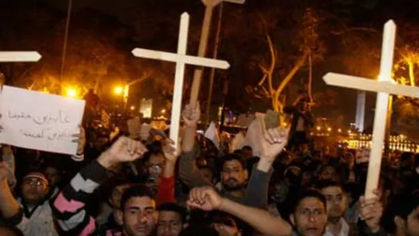 مواجهات عنيفة بين المسلمين والأقباط في مصر