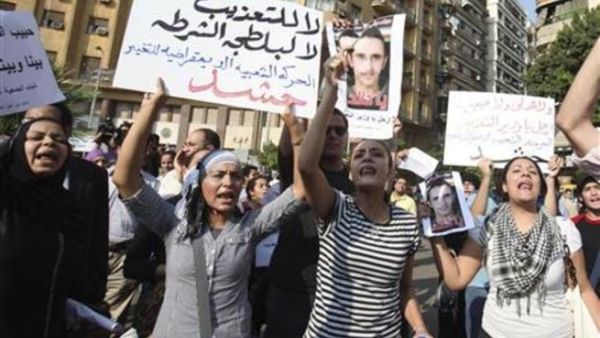 متظاهرون في وسط القاهرة