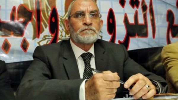 المرشد العام للجامعة الاسلامية في مصر محمد بديع في مؤتمر صحافي في القاهرة