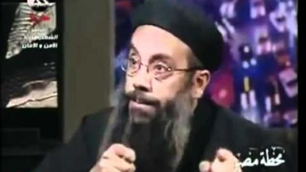 القس فلوباتير جميل عزيز كاهن كنيسة العذراء المصرية