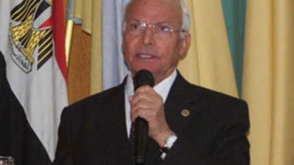 وزير الكهرباء والطاقة المصري الدكتور حسن يونس