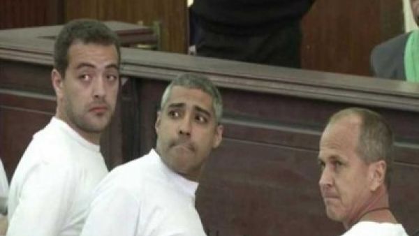 الحكم بالسجن على ثلاثة صحافيين بقناة الجزيرة القطرية