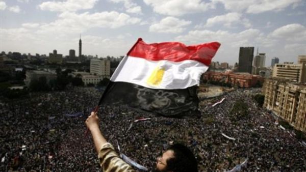 مئات الآلاف من المتظاهرين المصريين  احتشدوا في ميدان التحرير في جمعة التطهير