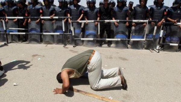 الحكم في قضية قتل المتظاهرين في ثورة 25 يناير جاء صادما لأهالي الشهداء 