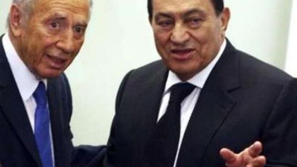 مبارك والرئيس الاسرائيلي شمعون بيريز