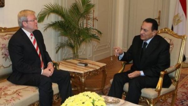 مبارك وراد في اثناء لقائهما السبت في القاهرة