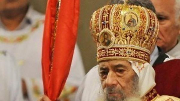 البابا شنودة الثالث يترأس قداس عيد الميلاد في كاتدرائية العباسية في القاهرة الخميس