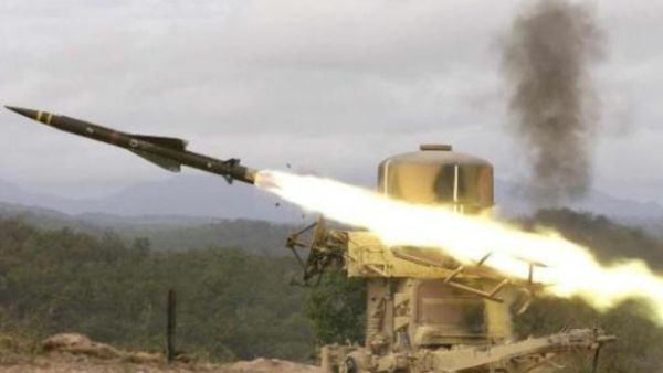 ثلاثة صواريخ مجهولة المصدر سقطت في منطقة وسط شبه جزيرة سيناء