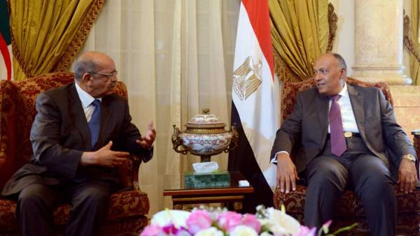 وزير الخارجية المصري سامح شكري ونظيره الجزائري عبد القادر
