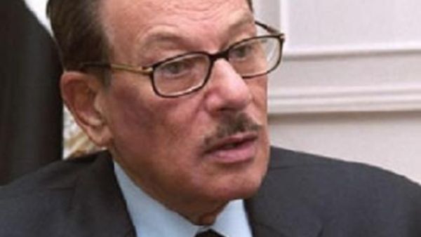 نقل صفوت الشريف الى المستشفى 
