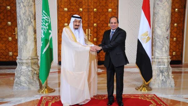 Egypt is scrambling to secure some $5B in bilateral financing needed to ensure that a $12B IMF lending programme will go ahead. (AFP/File)

