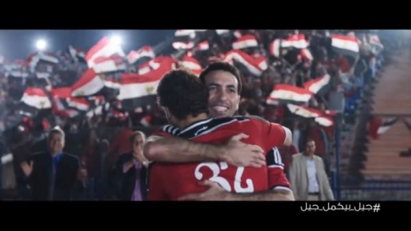 Football fans were delighted to see a living legend and a future star embrace (Twitter)
