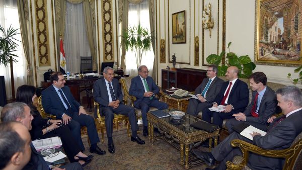 UK trade envoy to Egypt Sir Jeffrey Donaldson MP and the CEO of UK Export Finance Mr Louis Taylor in Egypt in 2016. (Gov.uk)