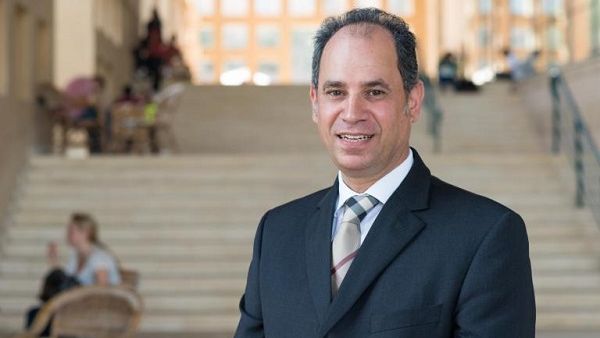 الدكتور إيهاب عبد الرحمن رئيسا أكاديميا للجامعة الأمريكية بالقاهرة الدكتور إيهاب عبد الرحمن رئيسا أكاديميا للجامعة الأمريكية بالقاهرة