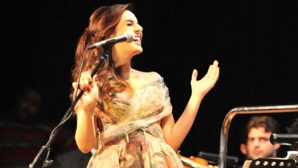 Angham clearly loves rockin' the stage. (Facebook)