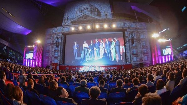 The film, directed by Omani filmmaker Salim Bahwan, addresses the issue of mehr (dowry) and its effects on society.  (Busan Film Festival)