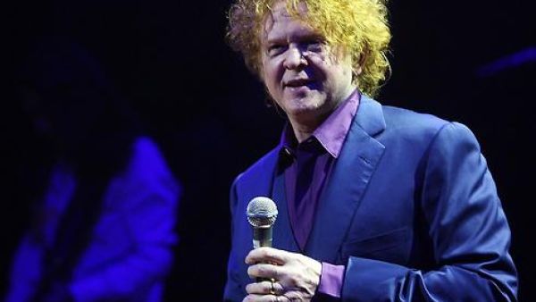 Hucknall defended Simply Red's decision to defy BDS by saying he was in the best company, referring to performances by Elton John, The Rolling Stones, and Carlos Santana. (Twitter)