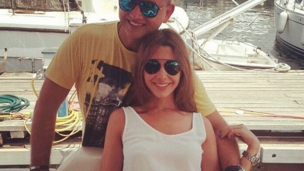 Nancy Ajram and her hot hubby livin' the high life on a yacht. (Facebook)