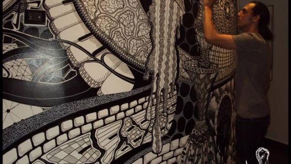 Amr Hosny's art is psychedelic! (Photo from AmrHonsy Facebook page)