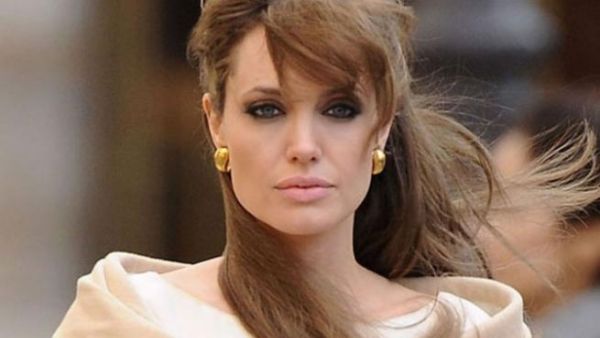 نجمة هوليوود الشهيرة أنجلينا جولي